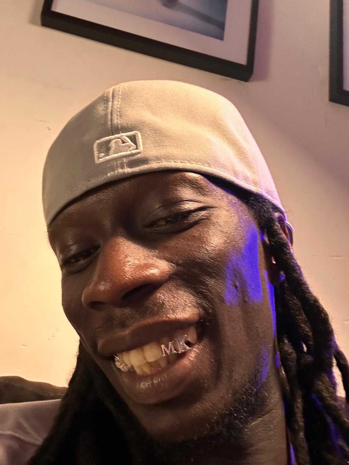 Client avec bijoux