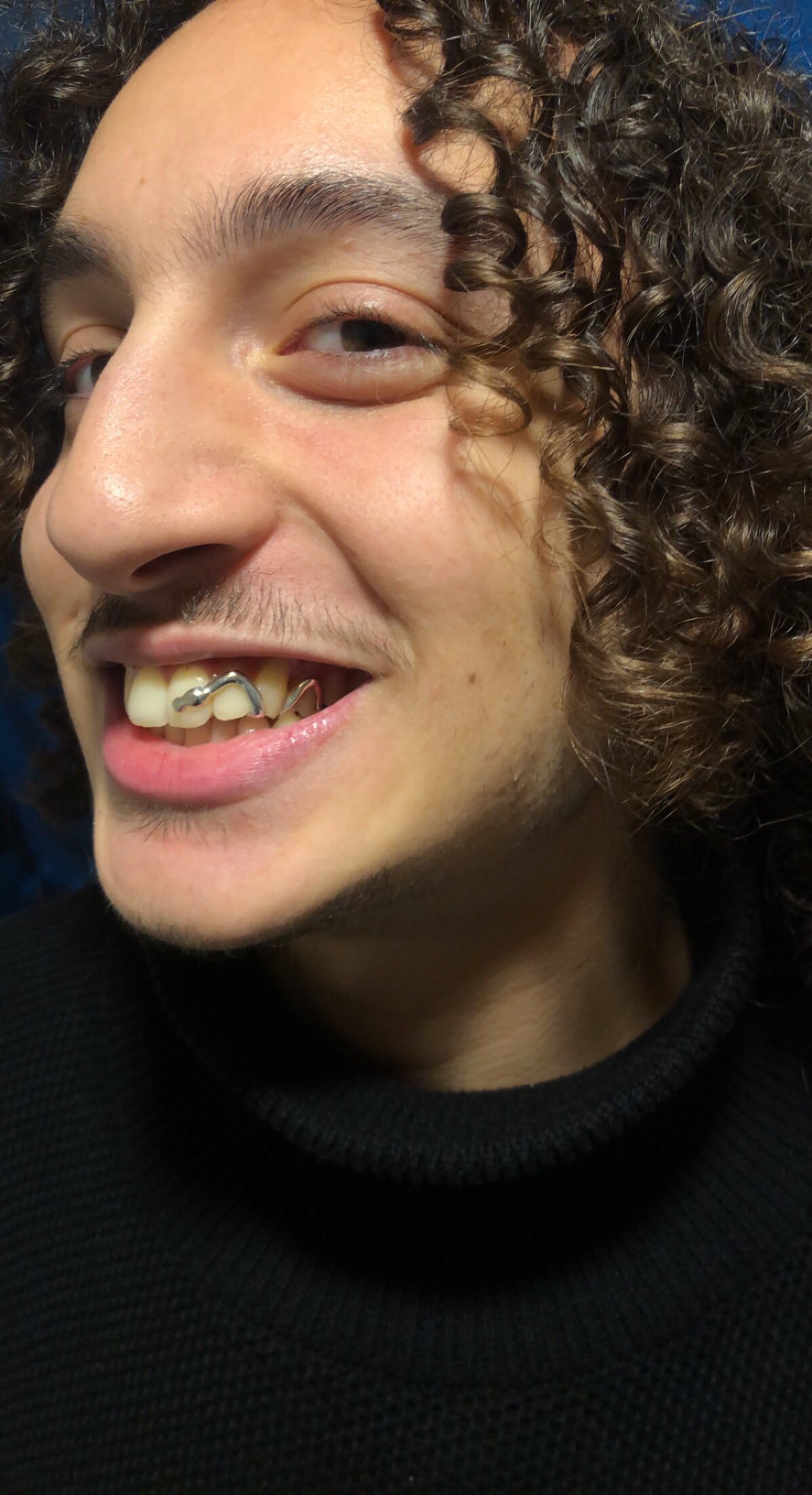 Client avec bijoux