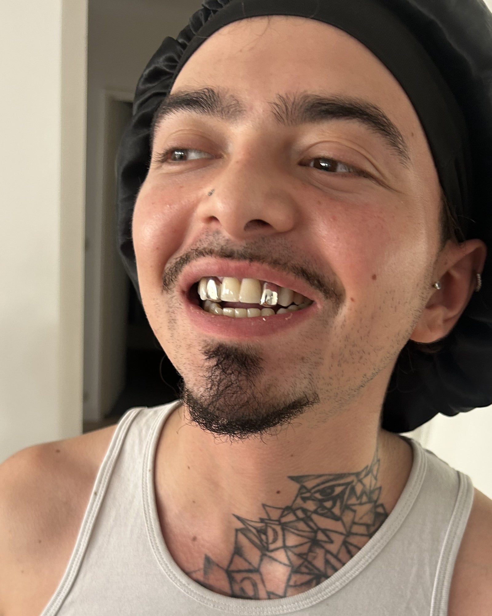 Client avec bijoux
