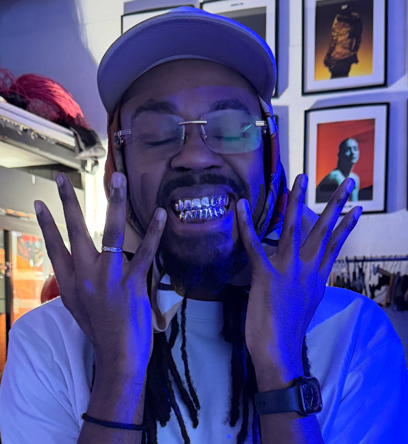 Client avec bijoux